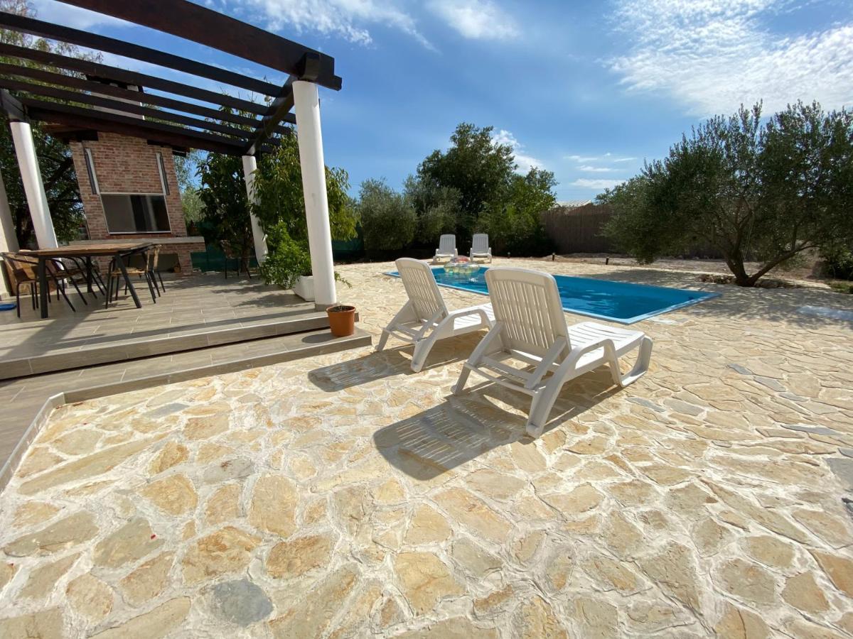 Villa Bubica- Cozy Holiday Home In Rural Area With Pool Stankovci  Dış mekan fotoğraf