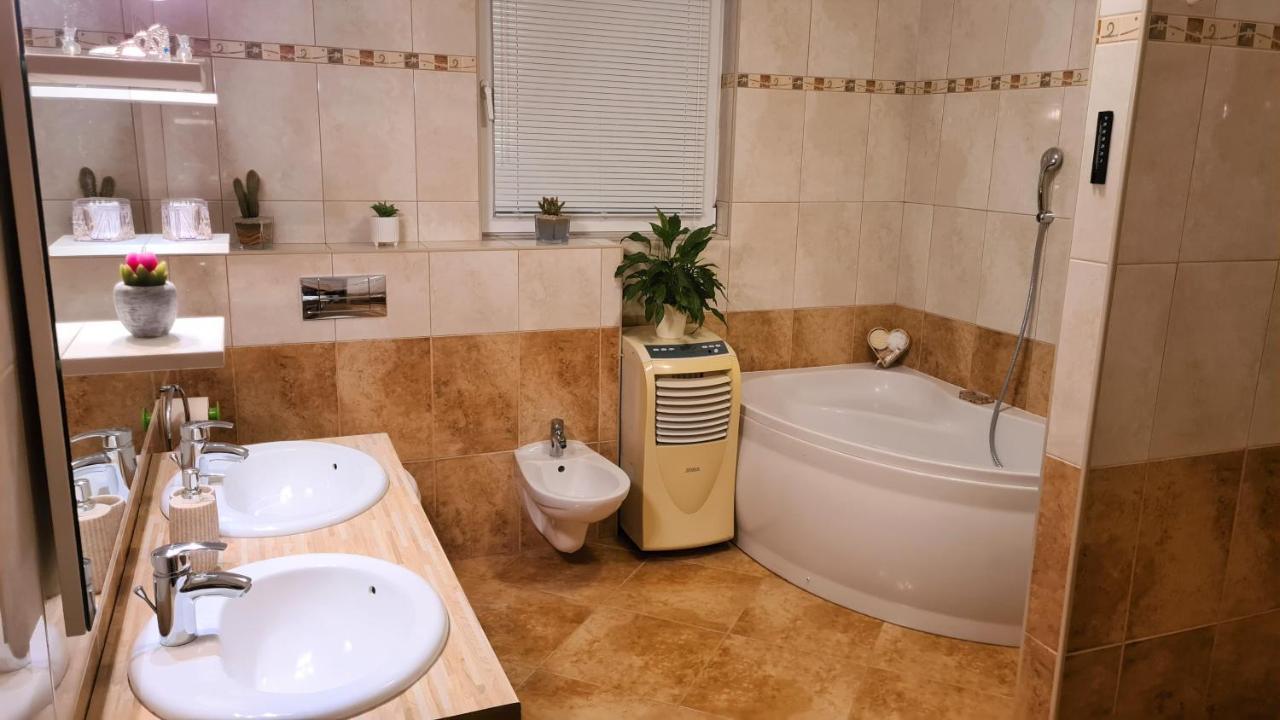 Villa Bubica- Cozy Holiday Home In Rural Area With Pool Stankovci  Dış mekan fotoğraf